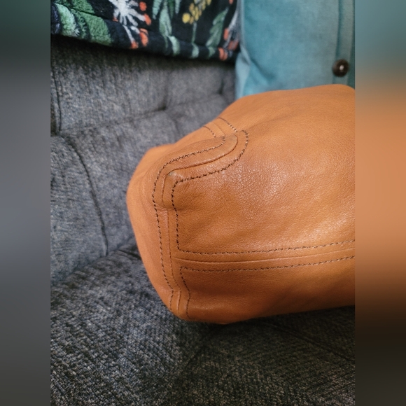 Michael Kors oversized leather hobo - Picture 8 of 15